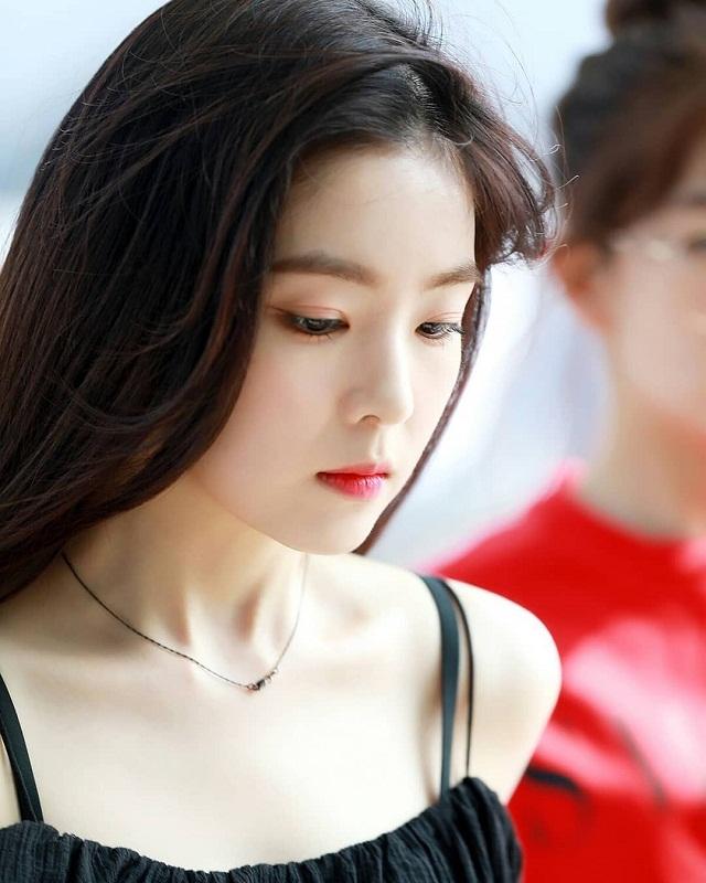 Review chì kẻ mày Innisfree – Dòng sản phẩm làm đẹp Hót Hòn Họt dành cho phái đẹp 6 Ireren (Red Velvet’s) dùng Innisfree Auto Eyebrow Pencil nâu sáng
