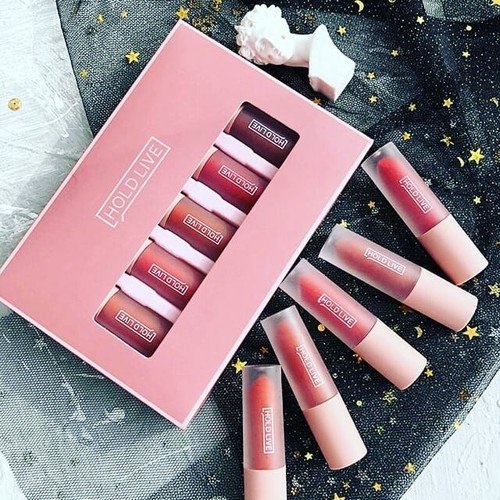 Review 4 dòng Son Hold Live Lipstick – dòng son “hot trend” không thể bỏ lỡ