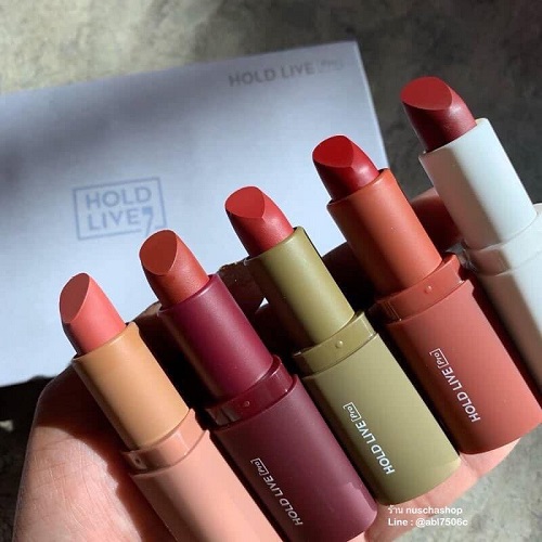 Review 4 dòng Son Hold Live Lipstick – dòng son “hot trend” không thể bỏ lỡ