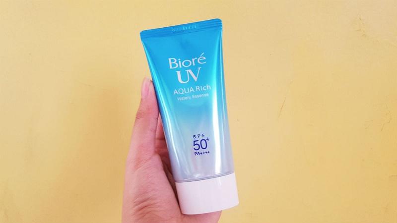 Top 10 kem chống nắng Biore được ưa chuộng - Cùng khám phá nào! 3 Biore UV Aqua rich Watery Essence Water Base SPF 50+