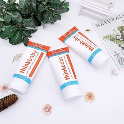 Review 9 kem chống nắng cho bà bầu 2025 & những điều mẹ phải biết