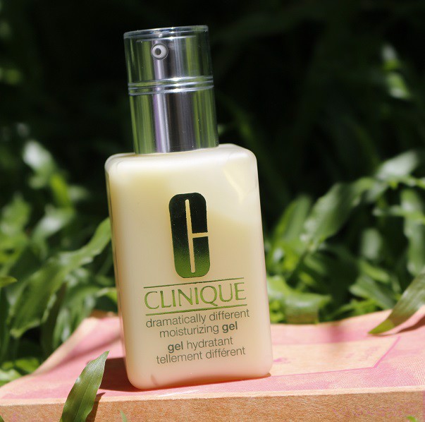 Review kem dưỡng ẩm Clinique và tác dụng tuyệt vời của sản phẩm vào ngày Đông 1 Clinique Dramatically Different Moisturizing Gel