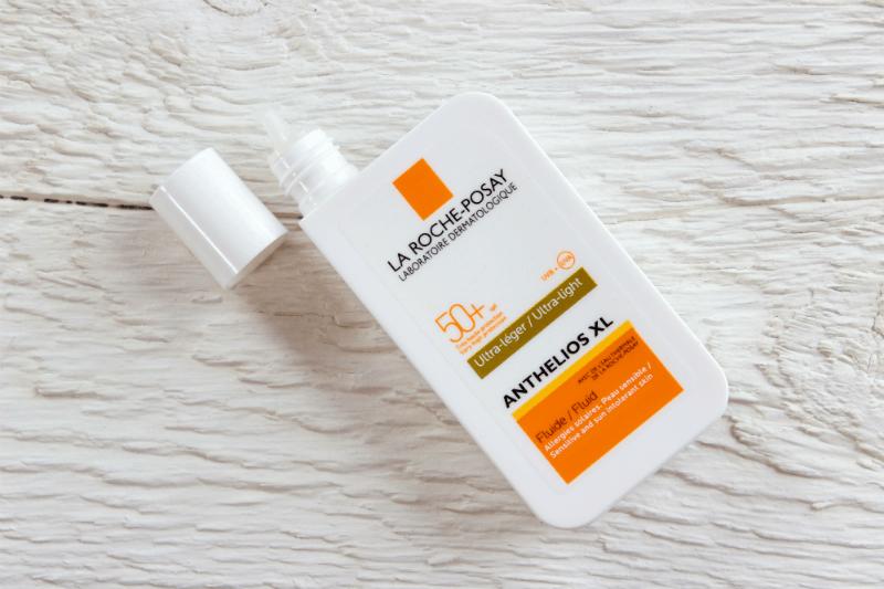 Top 10 kem chống nắng cho da nhạy cảm có thể bạn chưa biết 1 Kem chống nắng La Roche-Posay Anthelios XL Fluide Ultra-Light SPF 50+