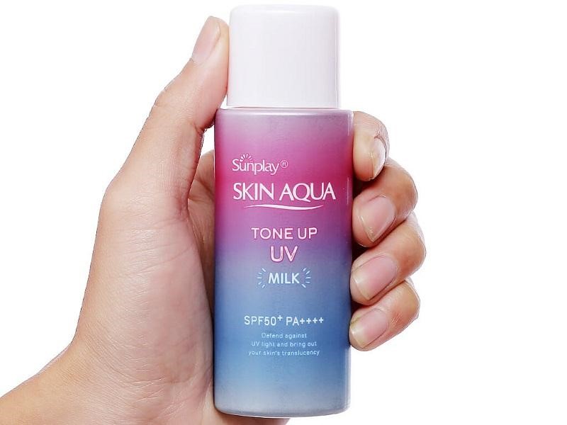 Kem chống nắng Skin Aqua – Dòng kem chống nắng bình dân đầy chất lượng 12 Kem chống nắng xịt khoáng Skin Aqua Tone Up UV Milk SPF50+, PA++++