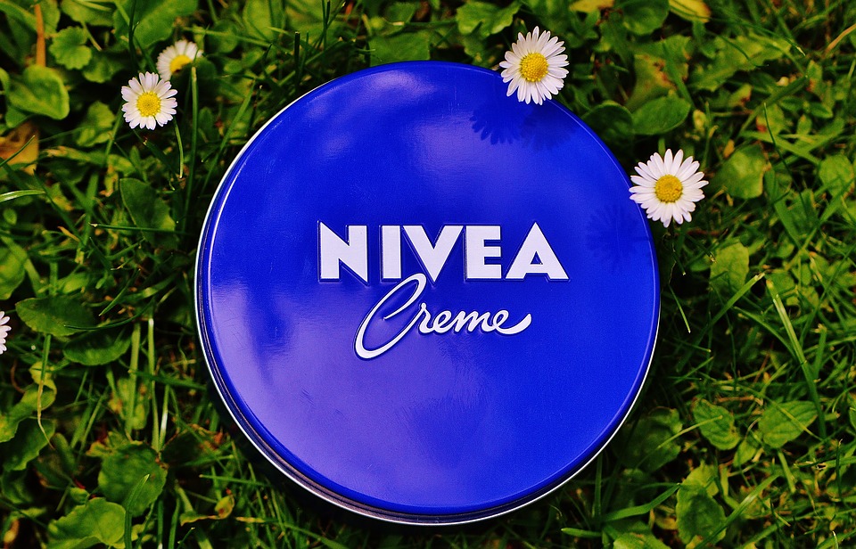 Top 10 kem dưỡng ẩm giá bình dân nên dùng để bảo vệ da khi giao mùa 15 Kem dưỡng ẩm Nivea Crème