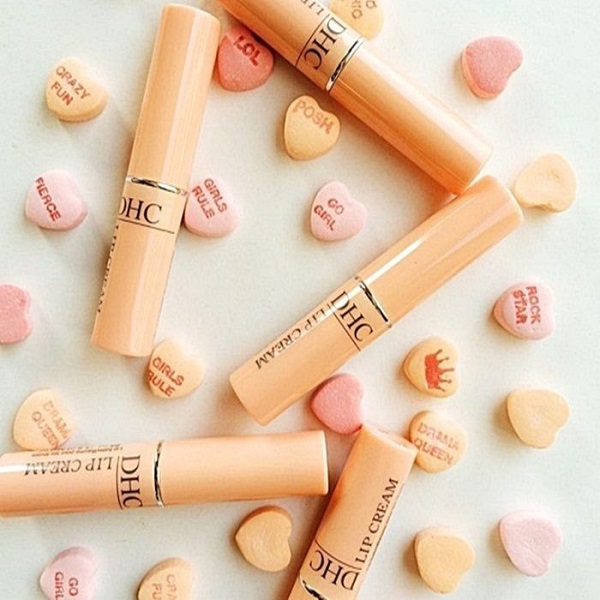 Review top 10 son dưỡng môi lâu trôi, tái tạo da tươi hồng không nên bỏ lỡ! 12 Son dưỡng môi DHC Lip cream