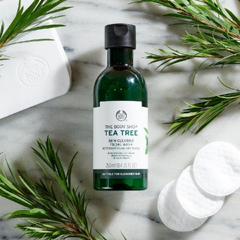 The Body Shop Tea Tree - sữa rửa mặt dành cho da dầu 1 Sữa rửa mặt với 100% tinh chất tràm trà từ thiên nhiên