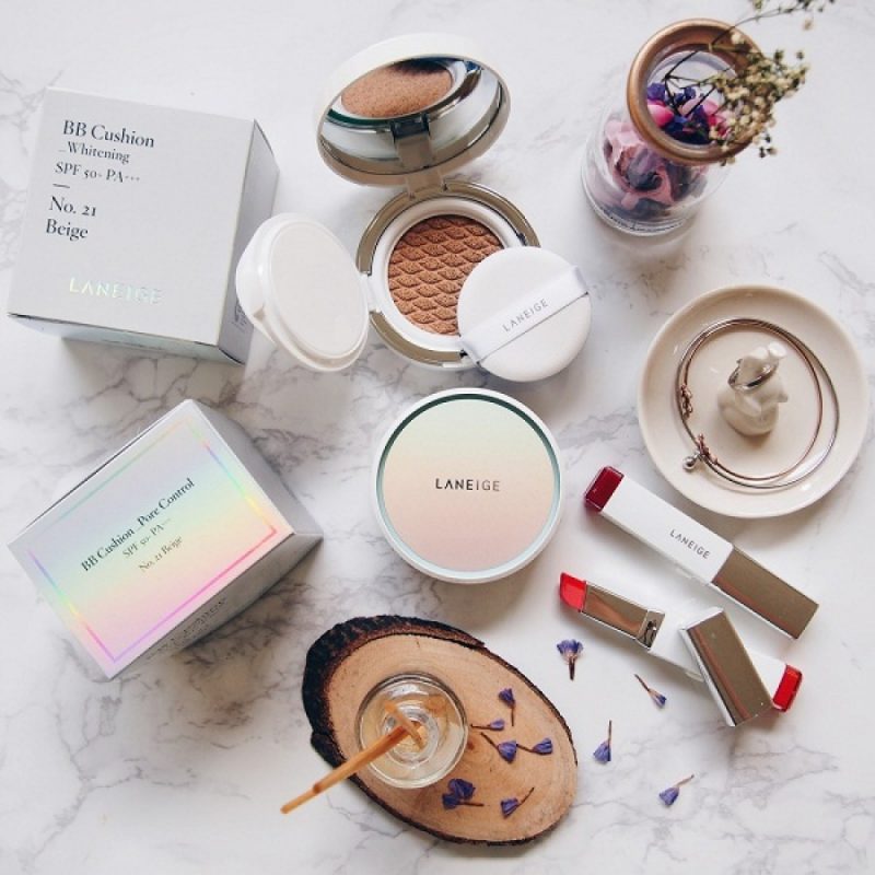 Review top 10 phấn nước càng dùng da càng đẹp mịn 17 Laneige là một trong những hãng đi đầu trong công nghệ sản xuất cushion