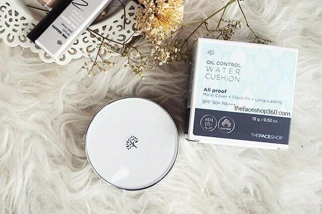 Phấn nước The Face Shop có tốt không? 2 Phấn nước Oil Control Water Cushion giúp da ở trạng thái cân bằng, căng mọng mềm mịn