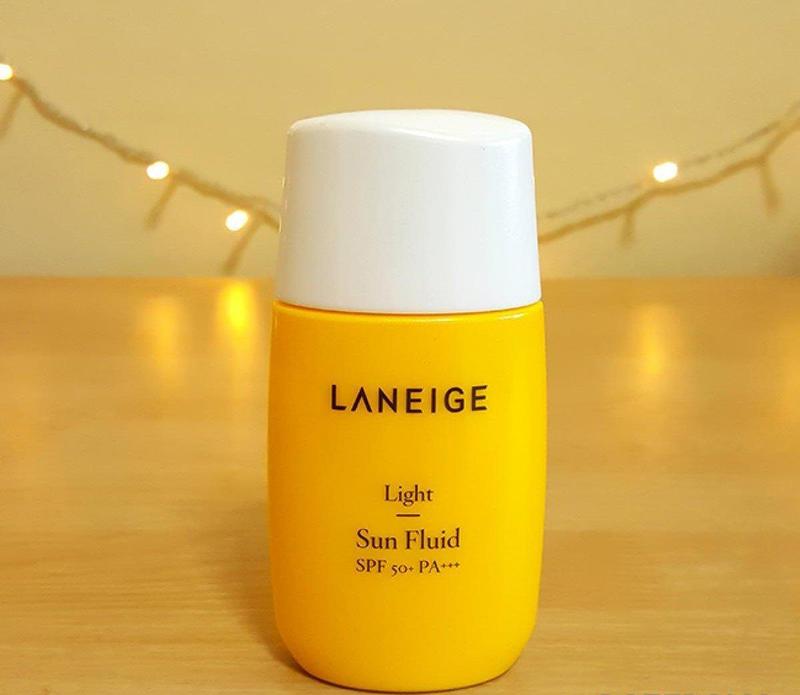 Top 10 kem chống nắng cho da dầu tốt nhất hiện nay 15 Laneige Light Sun Fluid SPF50+ PA+++: “Chàng vệ sĩ” hảo hạng cho nàng da dầu