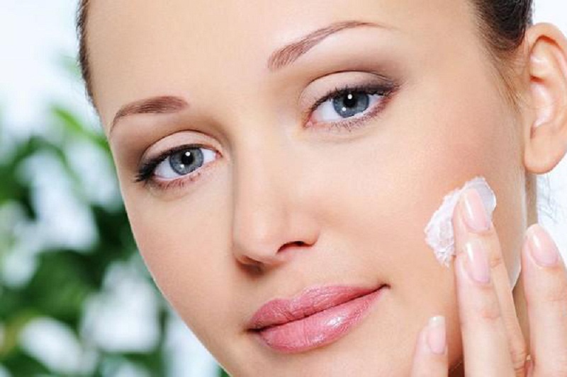 Top 10 kem chống nắng cho da dầu tốt nhất hiện nay 6 Sản phẩm làm trắng da mặt, dưỡng da, ngăn ngừa lão hóa, bảo vệ da, chống lại ảnh hưởng bởi tia UVA/UVB từ ánh nắng mặt trời