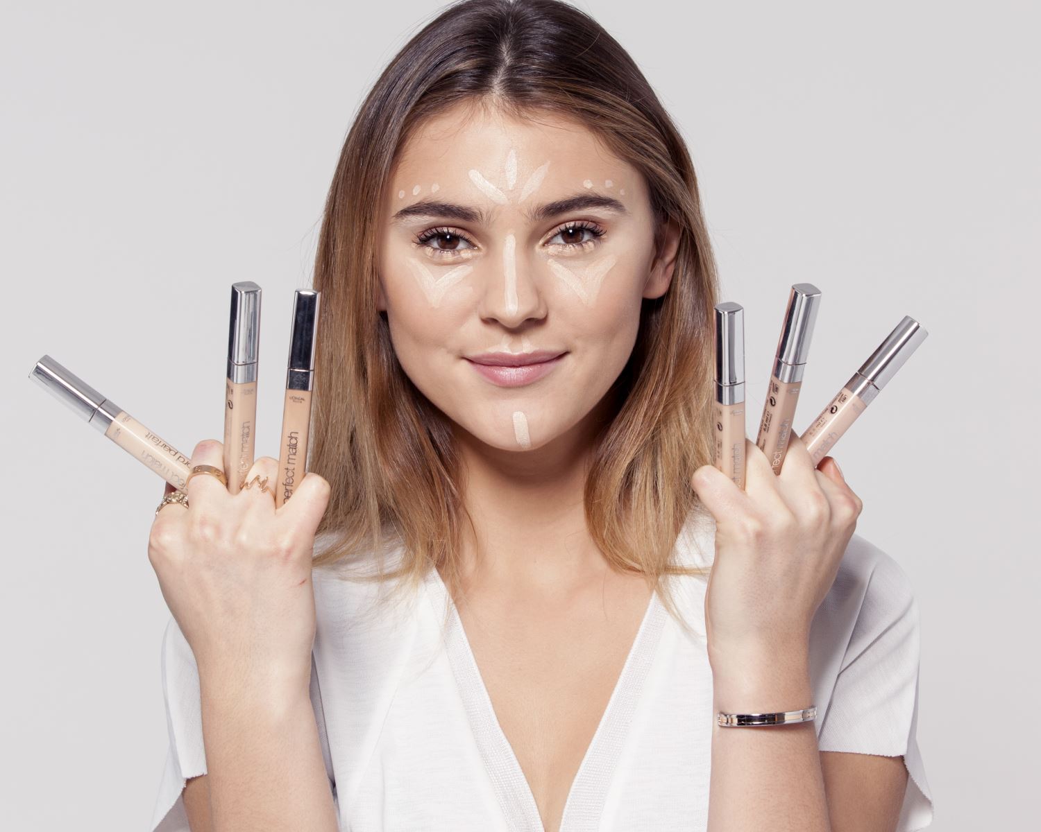 Kem che khuyết điểm L’Oreal Paris True Match 1 Kem che khuyết điểm L’Oreal Paris giúp hiệu chỉnh tông màu da, che khuyết điểm và giấu đi những dấu hiệu mệt mỏi