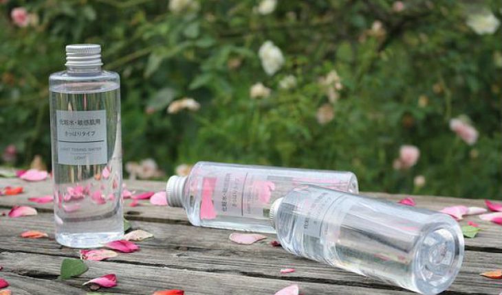 Review top 3 loại toner Muji đã dùng rất dễ "nghiện", chị em không nên bỏ qua 2 Thiết kế dạng chai đơn giản, tinh tế