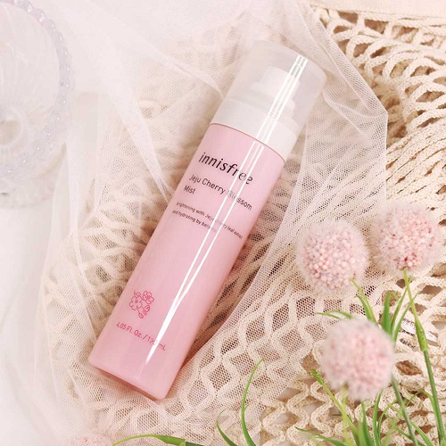 Review 5 xịt khoáng Innisfree nào được dùng nhiều nhất 2025? Xịt khoáng Innisfree có tốt không?