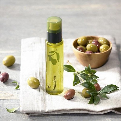 Nước xịt khoáng dưỡng ẩm sâu ô liu vàng Innisfree Olive Real Oil Mist