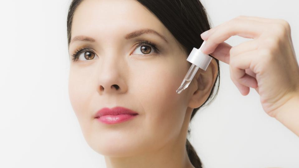 Review top 10 serum chống lão hoá tốt nhất, giúp níu kéo tuổi xuân cho phái đẹp 17 Serum chống lão hoá Botani Olive Skin