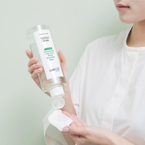 Review 13 nước tẩy trang được nhiều khuyên dùng 2025