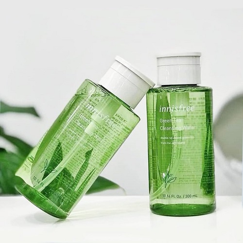Review 13 nước tẩy trang được nhiều khuyên dùng 2025