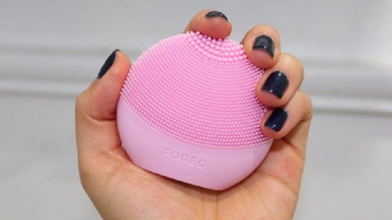 Foreo có kích thước nhỏ gọn và tiện dụng