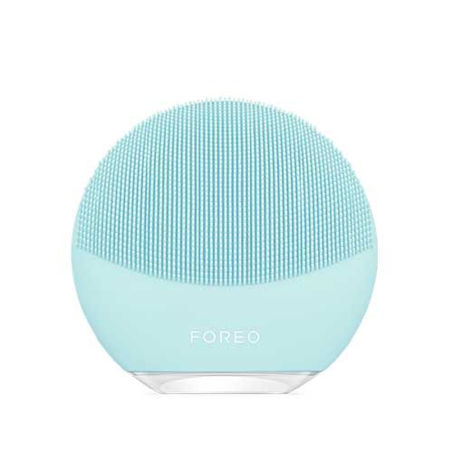 Review 7 máy rửa mặt Foreo “hot” nhất hiện nay