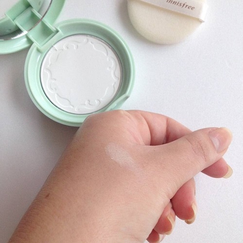 Review 4 loại phấn phủ Innisfree bán chạy 2025