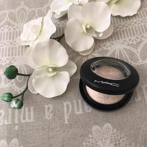 Review 6 phấn highlight “hot hit” được nhiều người dùng 2025