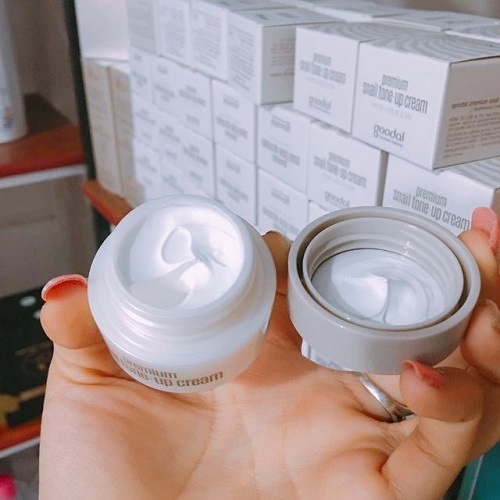 Review 6 kem trị nám ốc sên 2024 được giới “skincare” đánh giá cao