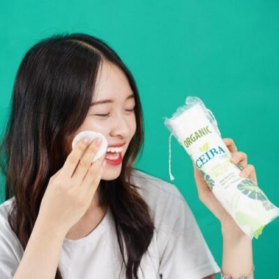 Review 11 bông tẩy trang được chị em tin dùng 2025