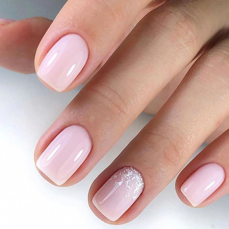 Đơn giản, dịu dàng với nail hồng nhạt