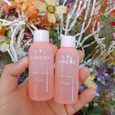 Review 7 nước hoa hồng cho da mụn đáng mua nhất 2025