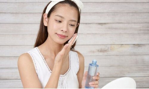 Review 13 nước tẩy trang cho da dầu được yêu thích 2025
