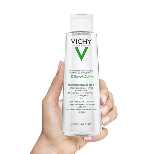 Review 13 nước tẩy trang cho da dầu được yêu thích 2025