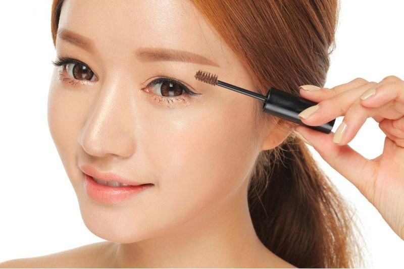 Hướng dẫn chải mascara không bị lem