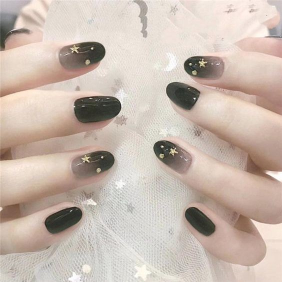 Kiểu nail galaxy 12