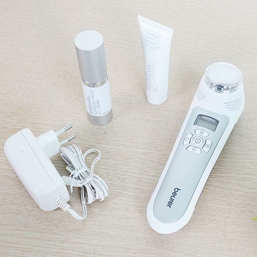 Review 9 máy massage mặt loại nào tốt nhất hiện nay 2025?