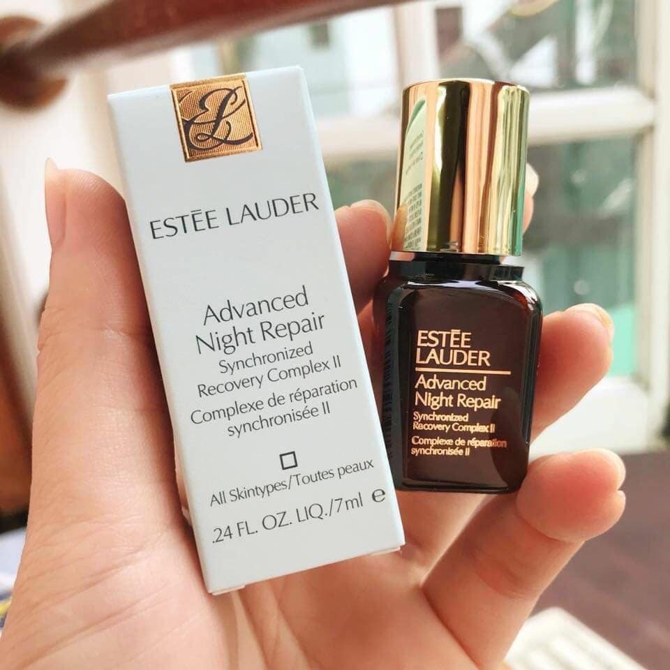 Serum là gì? Review 7 loại serum hot 2025 được nhiều người “săn lùng”