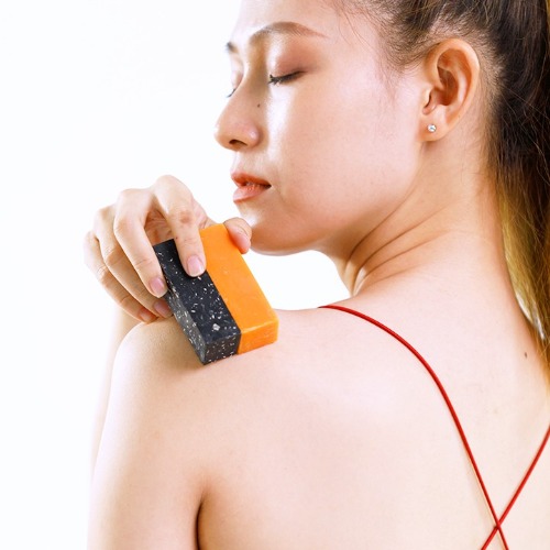 Review 8 xà phòng trị mụn lưng hiệu quả 2025