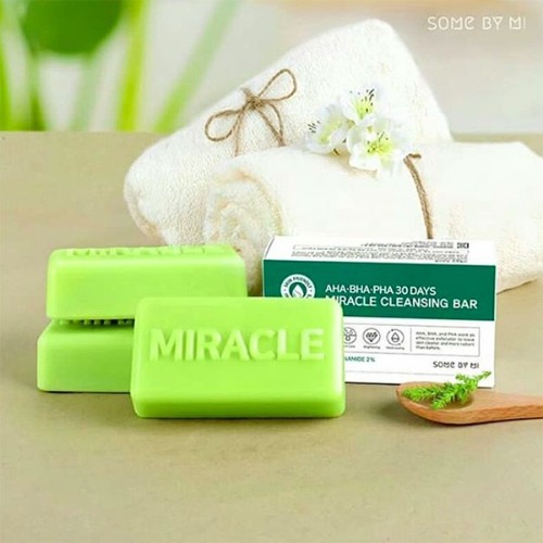 Review 8 xà phòng trị mụn lưng hiệu quả 2025