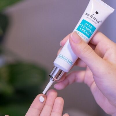 Review 10 kem trị mụn ẩn được săn lùng 2025