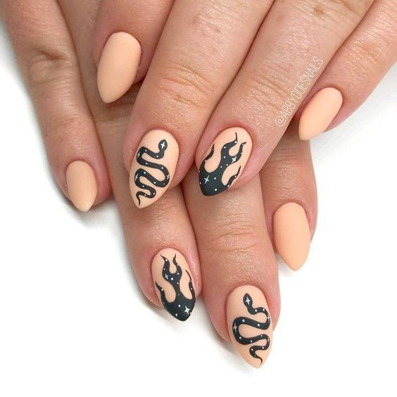 Nail hình rắn 22