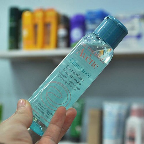 Review 10 nước tẩy trang không cồn đang được yêu thích 2025