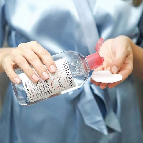 Review 10 nước tẩy trang không cồn đang được yêu thích 2025