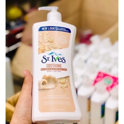Sữa dưỡng thể St.Ives Soothing Oatmeal and Shea Butter Body Lotion