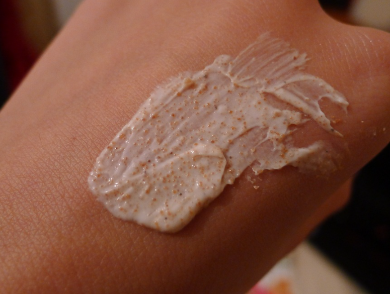 Mặt nạ tẩy tế bào chết St.Ives Fresh Skin Apricot Scrub
