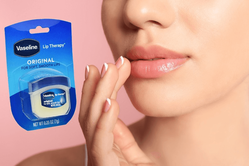 Cách làm môi nhỏ lại bằng Vaseline