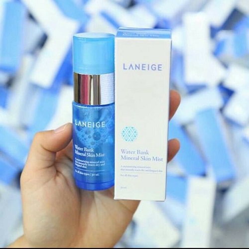 Review 6 xịt khoáng cho da khô “hot” được nhiều người yêu thích 2025