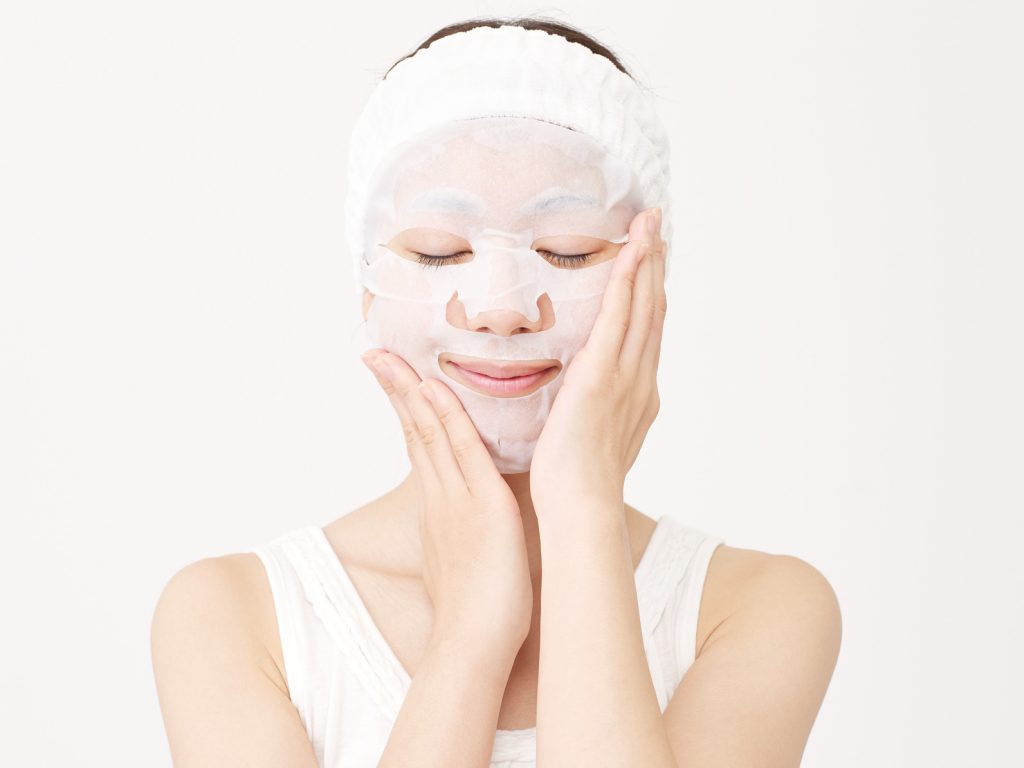 Как часто использовать маску для лица тканевую. Wonjin маски для лица. Использование масок. Откуда Родом маски. Как правильно отшелушить кожу лица.
