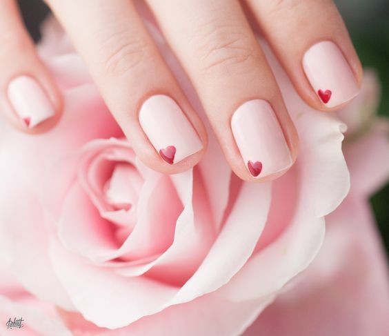 nail họa tiết trái tim_11