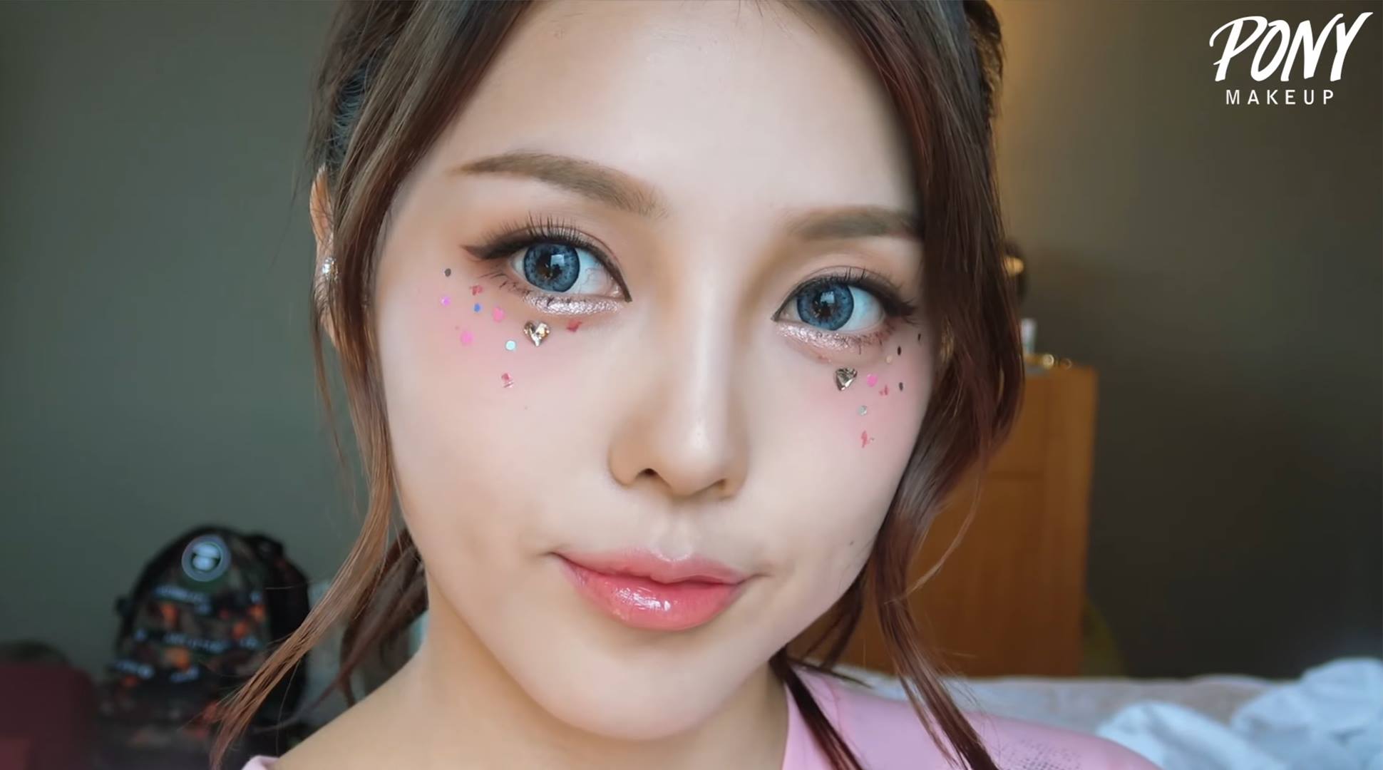 "Phù thủy make up" Pony thường xuyên sử dụng các sản phẩm trang điểm của BBia