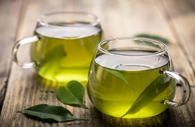 Uống trà xanh không chỉ giúp giảm mỡ bụng mà còn tốt cho sức khỏe
